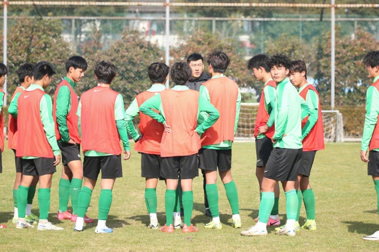 浙江U18、U16两队已前往日本横滨和琦玉,进行为期约10天的拉练